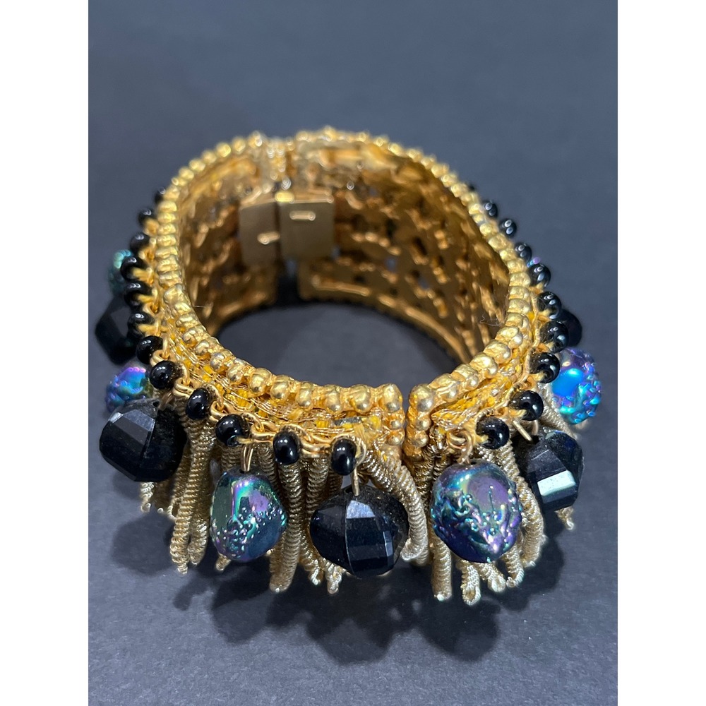 Vintage Gold Tone Filigree Iridescent Bead Bangle Bracelet & Clip Earring Set - Picture 4 of 6